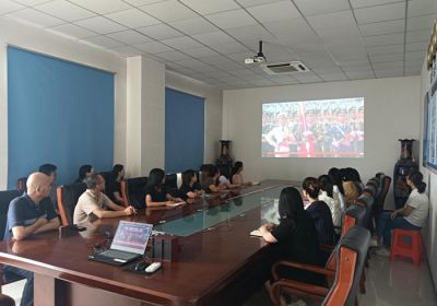 河北天成藥業(yè)黨員及預備黨員觀(guān)看閱兵 銘記歷史弘揚抗戰精神